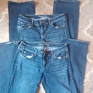 Bundle Of Womens American Eagle Jeans
